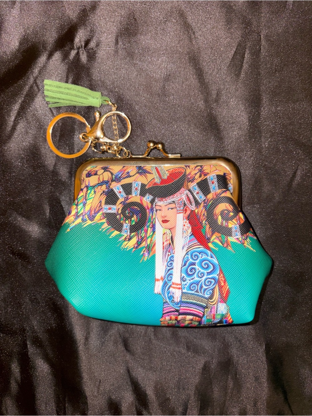 Dulguun Kiss-Lock Clutch Wristlet with Tassel Keyring - Picture 2 of 3